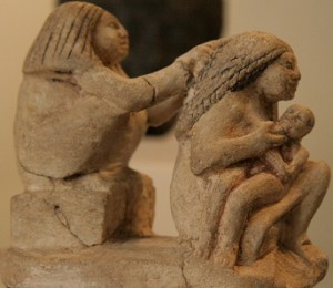 Figurine of two Egyptian women in hairdressing. Ancient Egypt. Maria Rosa Valdesogo
