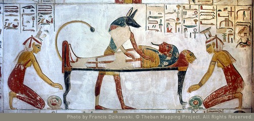Isis and Nephtys with their hair covered by a white cloth and with a red band. Scene from the tomb of Siptah. XIX Dynasty. Ancient Egypt. Photo The Theban Mapping Project.