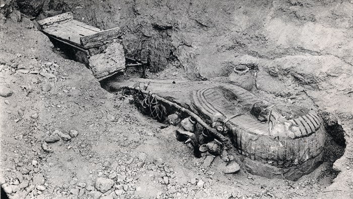 Photograph taken during the excavation of the Qurna burial in 1908. Photo: National Museum of Scotland