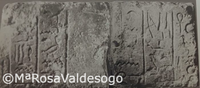 Block from Ashmunein with the names of Tutankhaten and Ankhsenpaaton